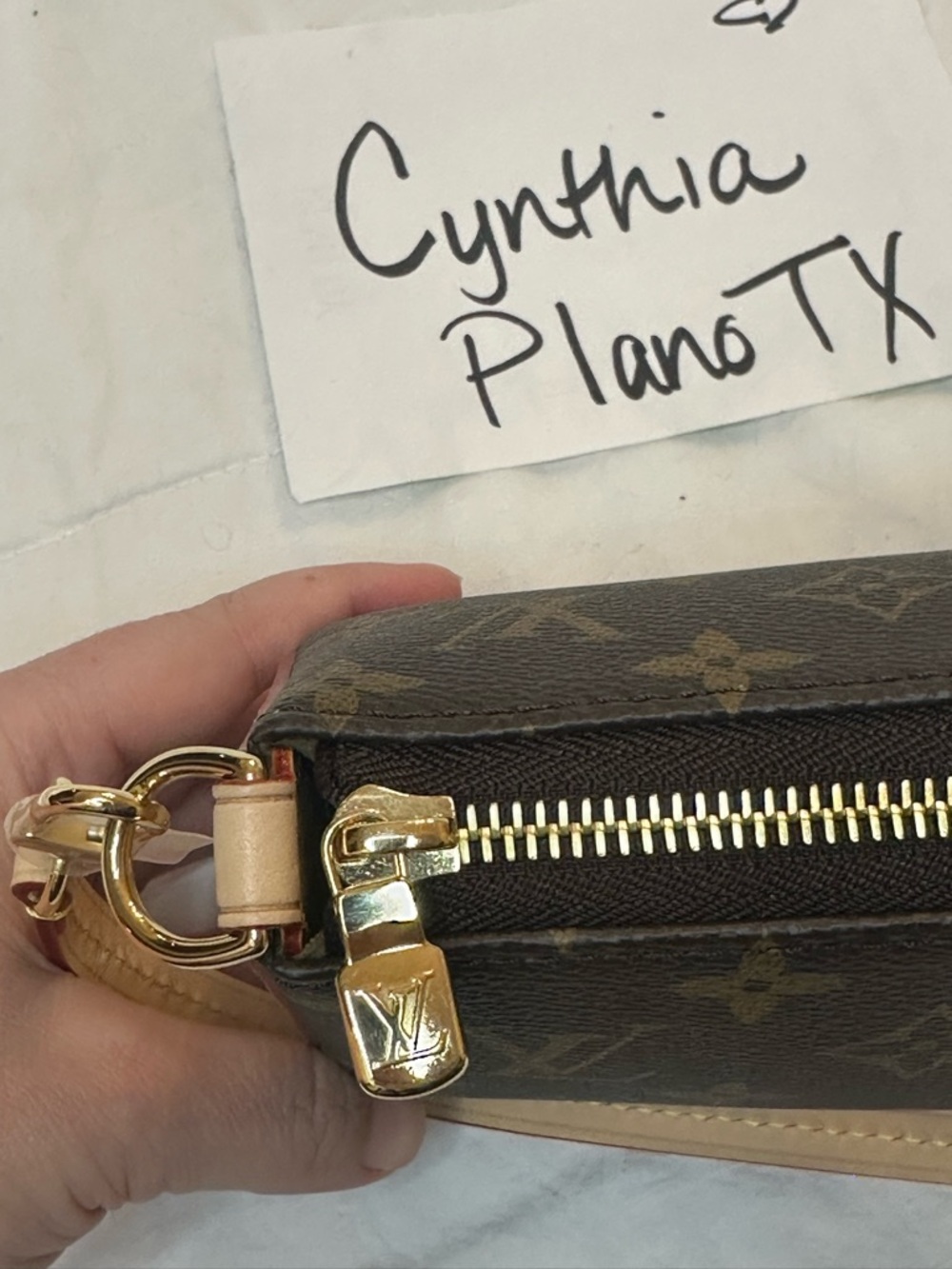 Louis Vuitton Pochette Tirette Crossbody - Picture 10 of 16